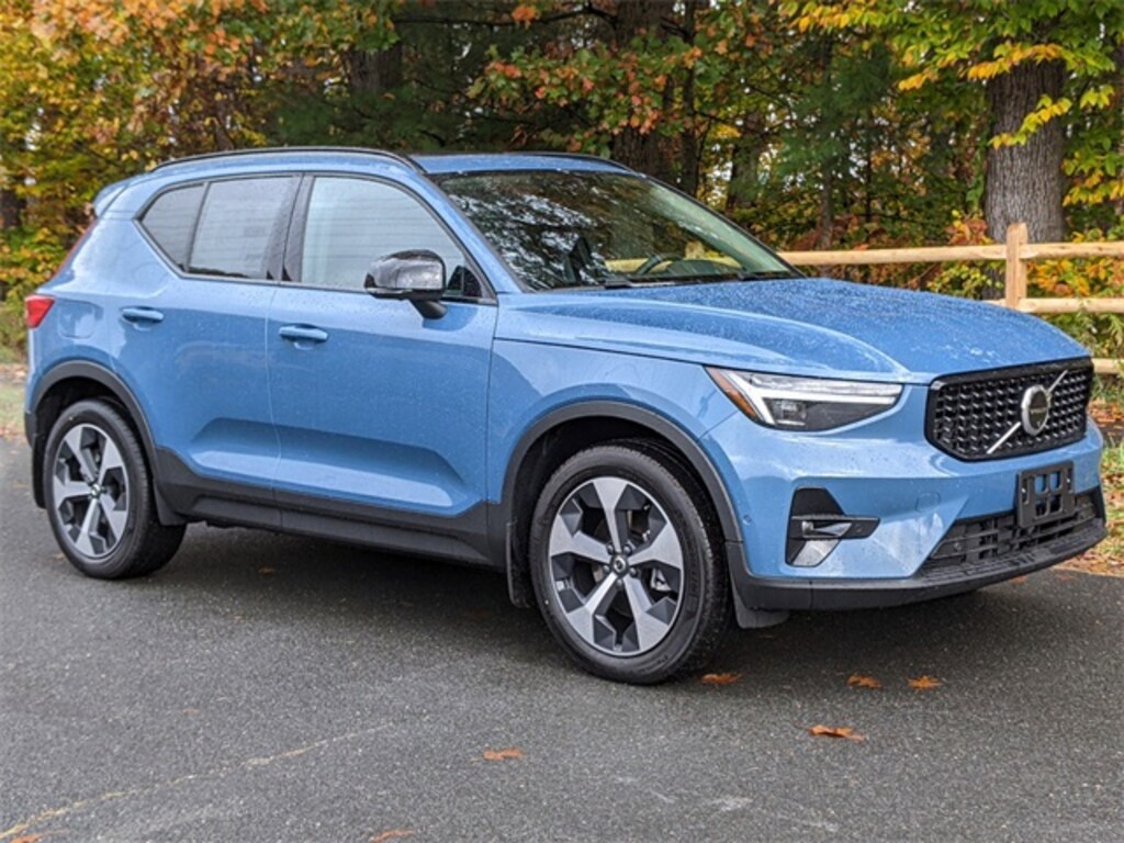 New 2024 Volvo XC40 B5 Plus Dark For Sale in Simsbury, CT at Mitchell