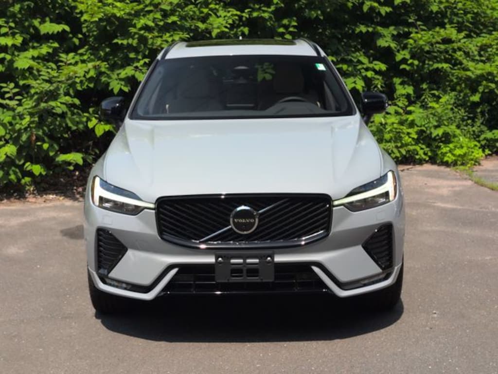 New 2026 Volvo XC60 B5 Plus SUV