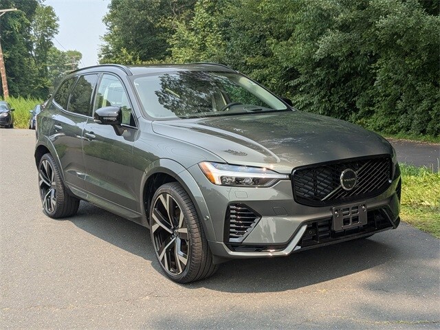 2026 Volvo XC60 Hybrid T8 eAWD photo 3