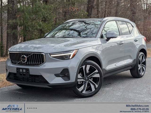 2025 Volvo XC40 B5 Plus Bright Theme SUV