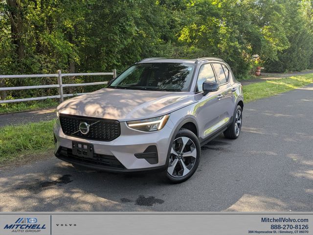 2026 Volvo XC40 Core