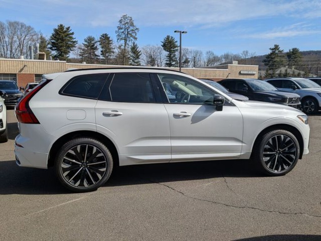 New 2026 Volvo XC60 B5 Ultra SUV