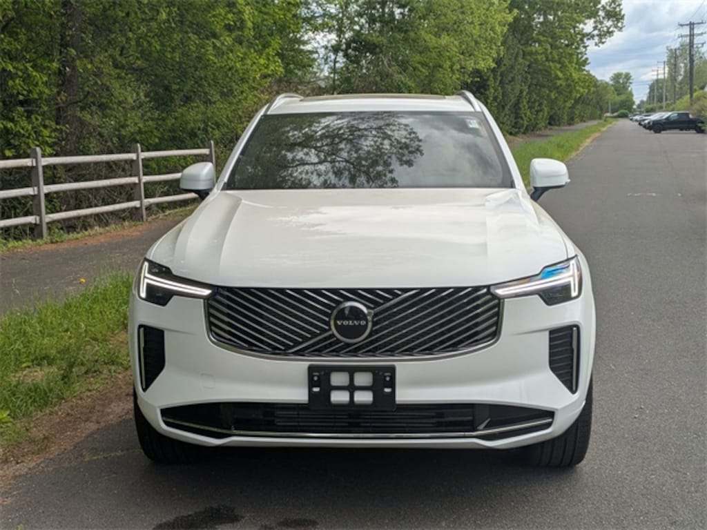 New 2025 Volvo XC90 plug-in hybrid T8 (2025.5) Core 7-Seater SUV
