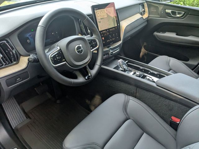 2026 Volvo XC60 Plus - Photo 11