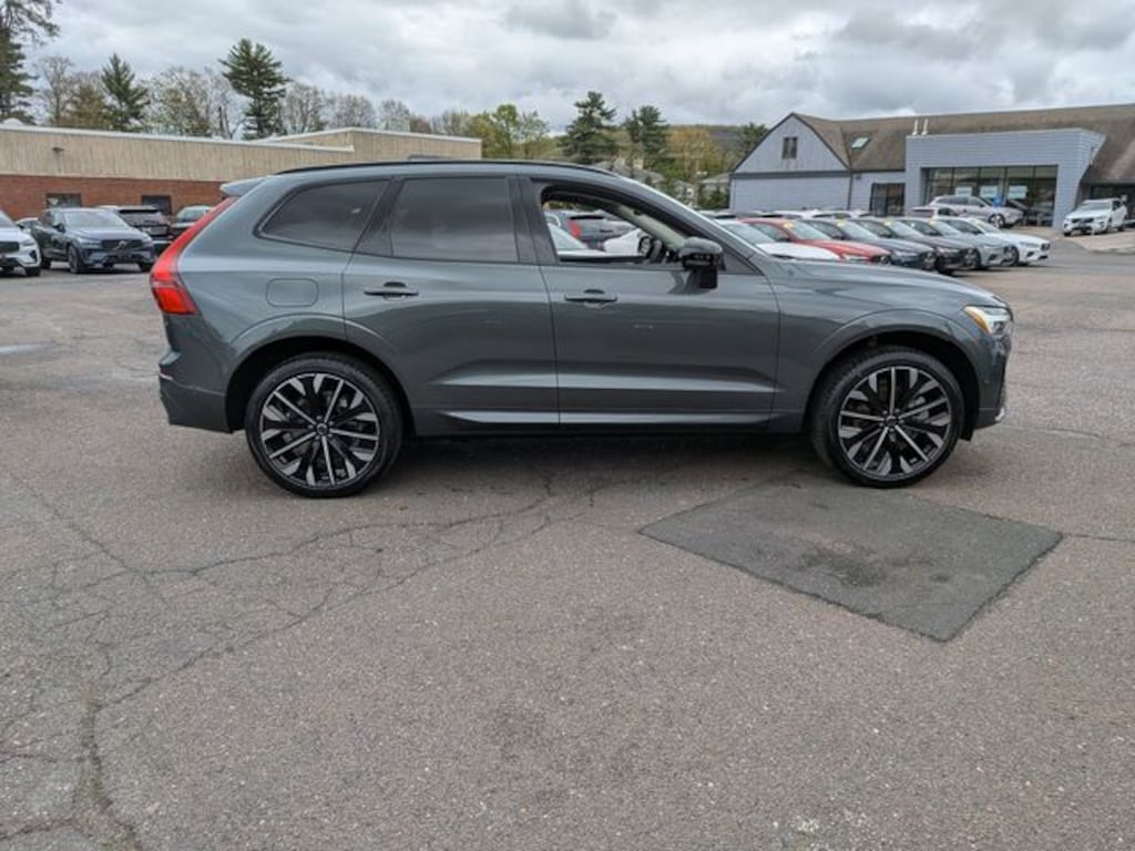 New 2026 Volvo XC60 plug-in hybrid T8 Ultra SUV