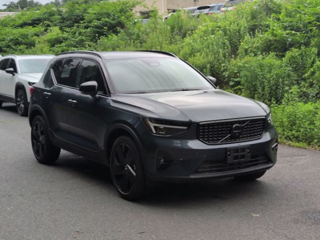 New 2026 Volvo XC40 B5 Ultra Black Edition SUV