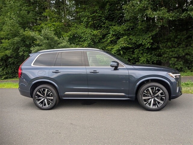 2026 Volvo XC90 Core photo 4