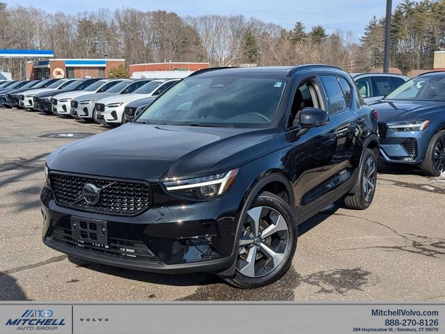 2026 Volvo XC40 B5 Plus SUV