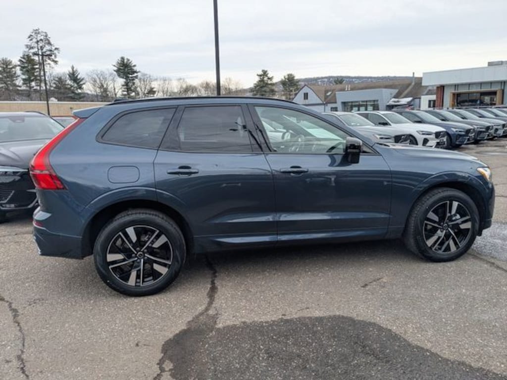 New 2026 Volvo XC60 B5 Plus SUV