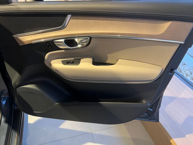 2026 Volvo XC90 Core - Photo 21