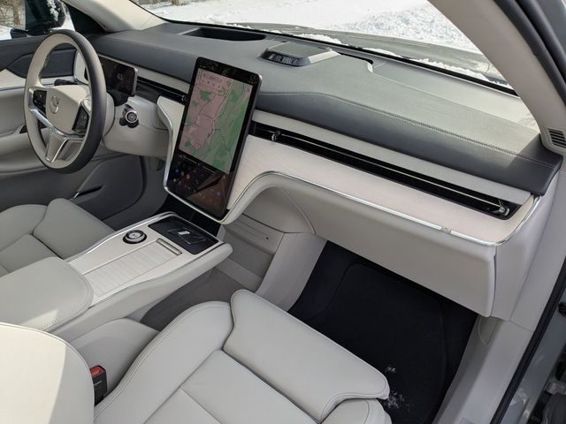 2025 Volvo EX90 Ultra - Photo 24