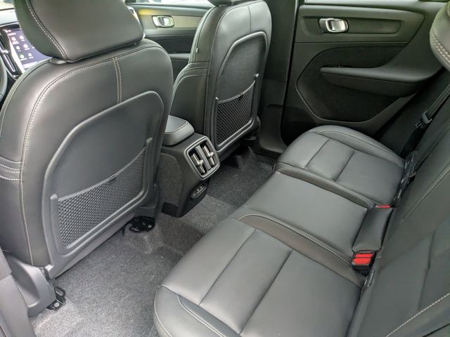 2026 Volvo XC40 Plus - Photo 17