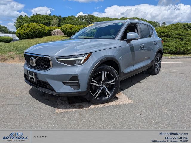 2023 Volvo XC40 B5 Core AWD's photo