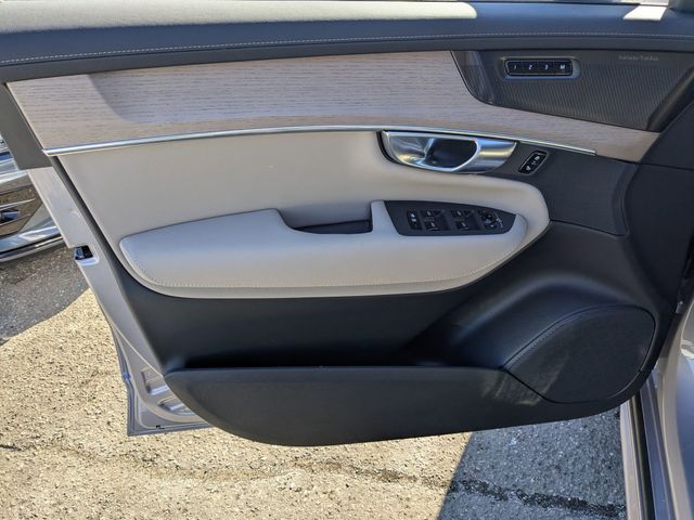 2026 Volvo XC90 Plus - Photo 10