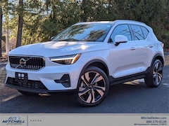 New 2025 Volvo XC40 B5 Ultra Bright Theme SUV for Sale in Simsbury, CT