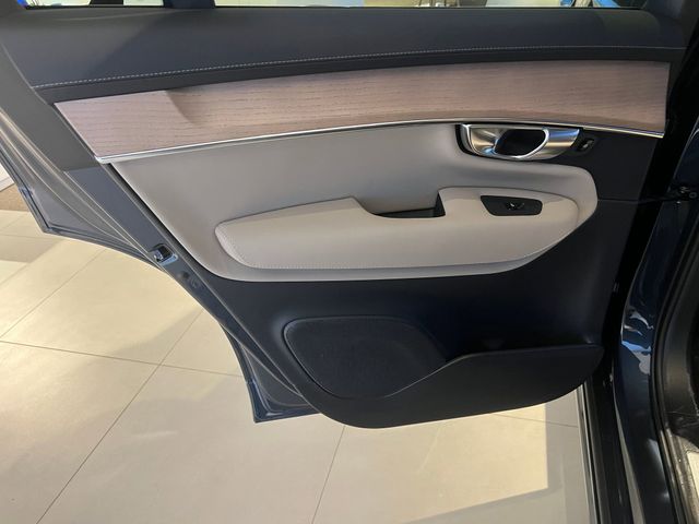2026 Volvo XC90 Core - Photo 17