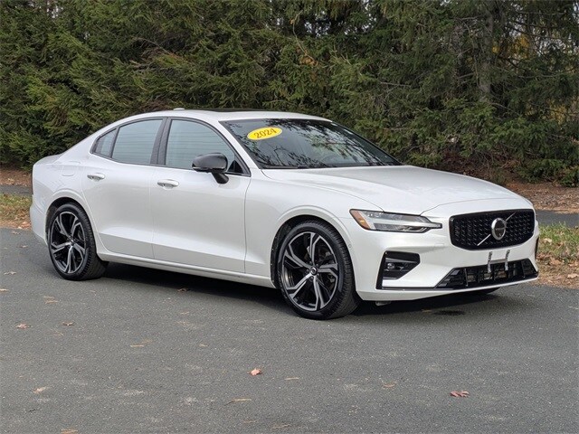 2024 Volvo S60 B5 Ultimate photo 3