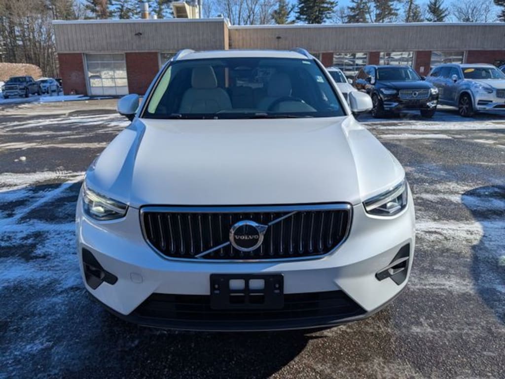 Certified 2023 Volvo XC40 B5 AWD Plus Bright SUV