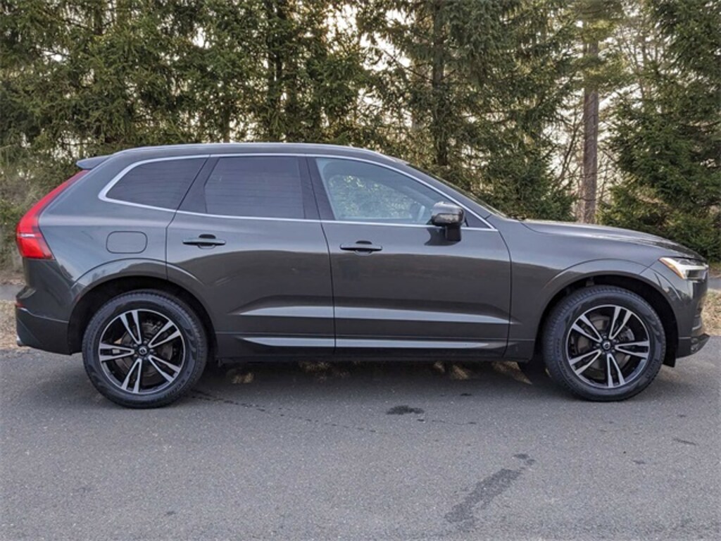 Certified 2021 Volvo XC60 T5 Momentum For Sale near Hartford Mitchell