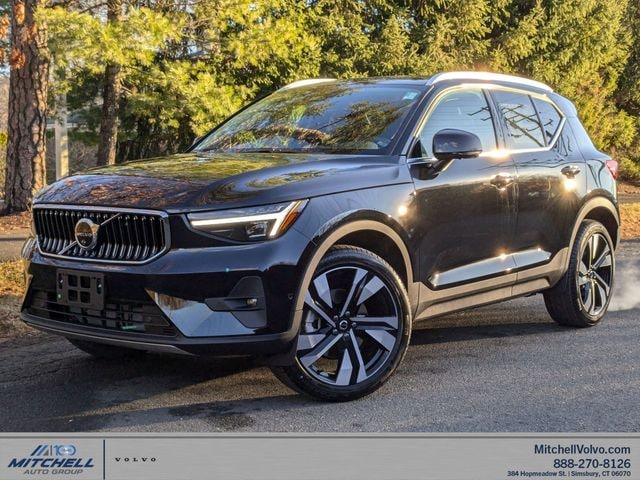 2025 Volvo XC40 B5 Plus Bright Theme SUV