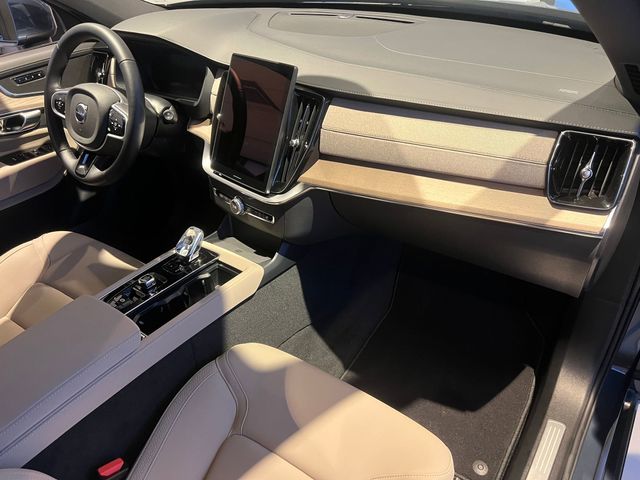 2026 Volvo XC90 Core - Photo 22