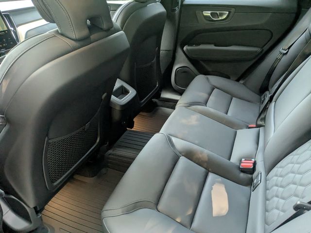 2026 Volvo XC60 Plus - Photo 17