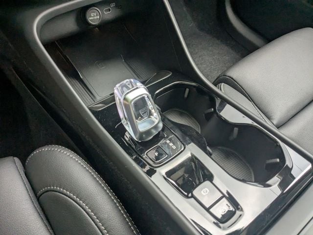 2026 Volvo XC40 Plus - Photo 16