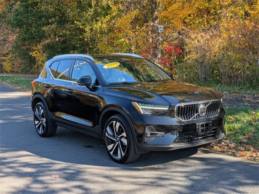 Certified 2023 Volvo XC40 B5 AWD Plus Bright SUV