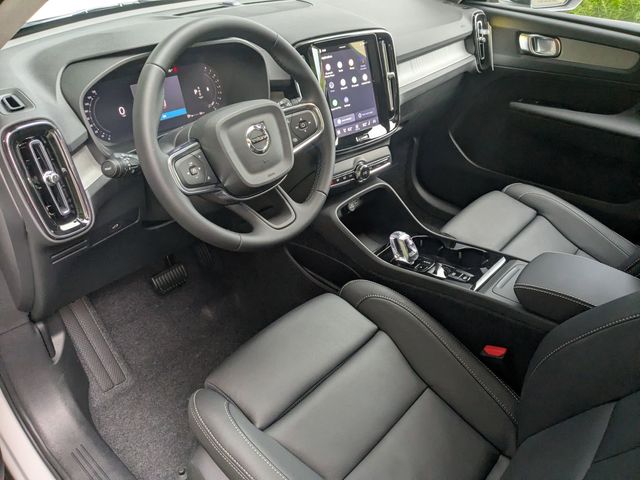 2026 Volvo XC40 Plus - Photo 11