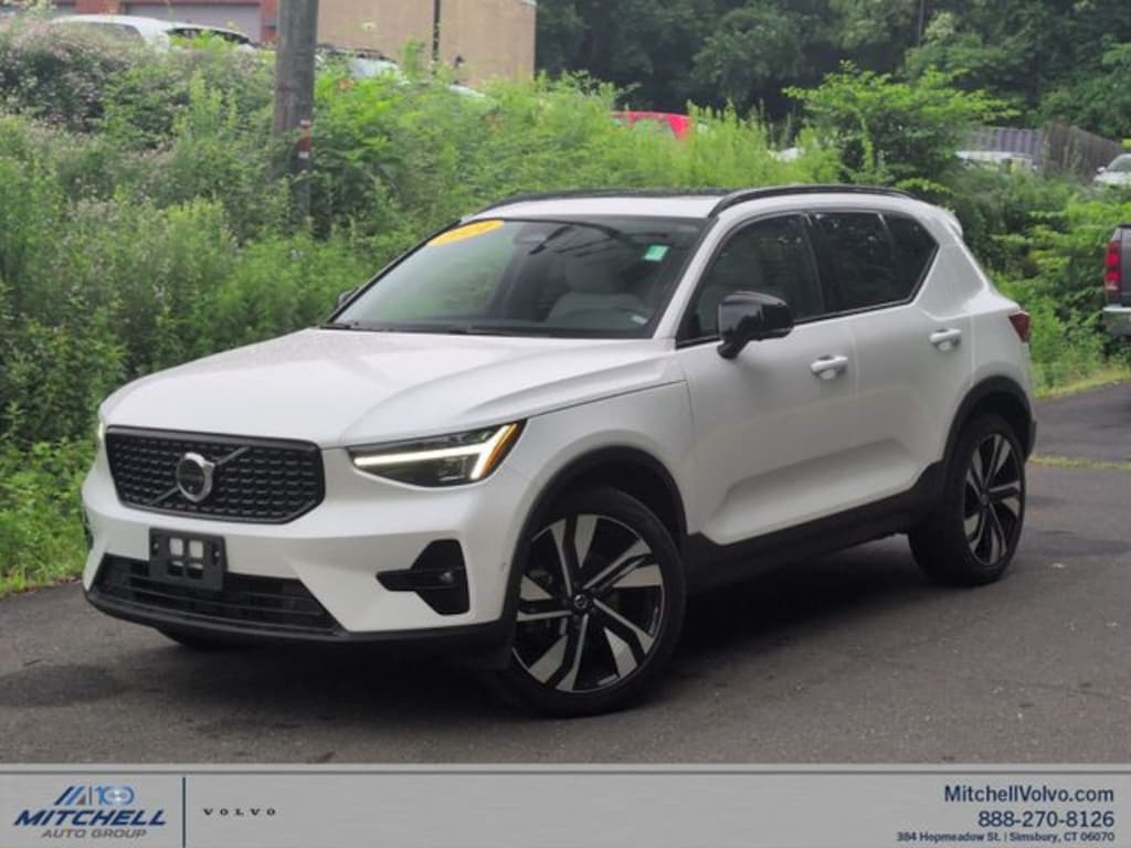 Certified 2024 Volvo XC40 B5 Ultimate Dark SUV