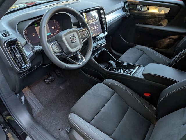 2026 Volvo XC40 Ultra Black Edition - Photo 11