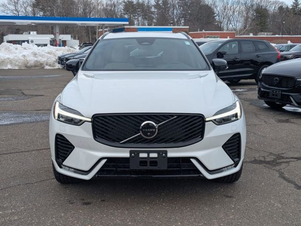 New 2026 Volvo XC60 B5 Plus SUV