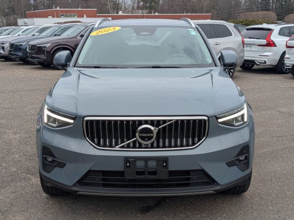 Certified 2023 Volvo XC40 B5 AWD Plus Bright SUV