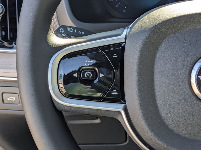 2026 Volvo XC90 Plus - Photo 15