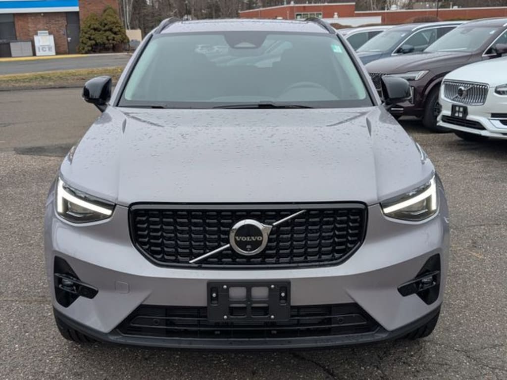 New 2026 Volvo XC40 B5 Plus SUV