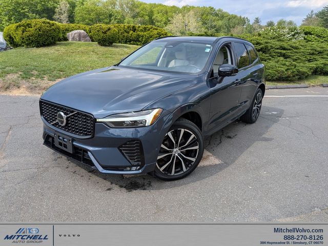 2023 Volvo XC60 B5 Plus Dark Theme AWD's photo