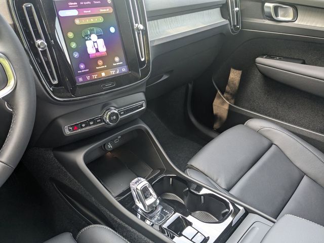 2026 Volvo XC40 Plus - Photo 14