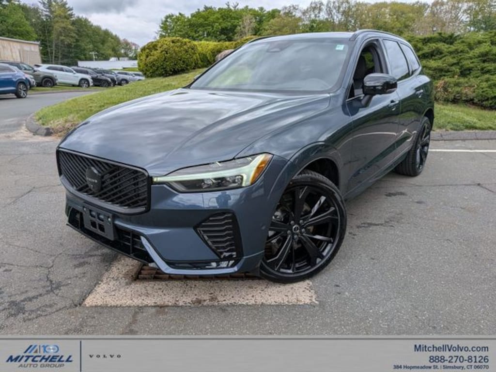New 2026 Volvo XC60 B5 Ultra Black Edition SUV