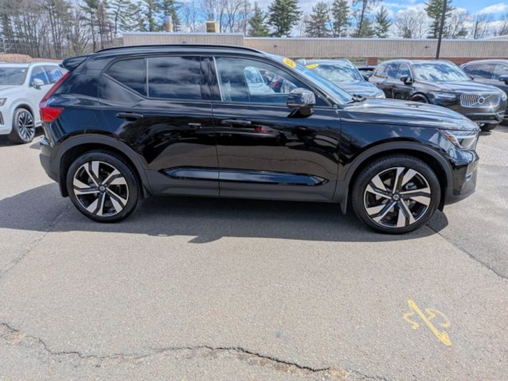 Certified 2023 Volvo XC40 B5 AWD Plus Dark SUV