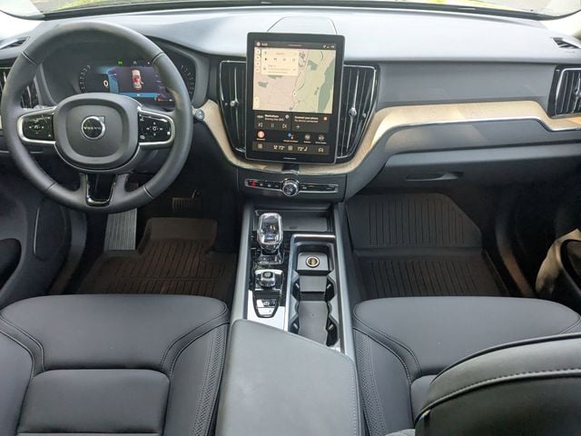 2026 Volvo XC60 Plus - Photo 20