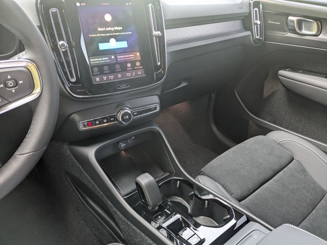 2026 Volvo XC40 Ultra Black Edition - Photo 13
