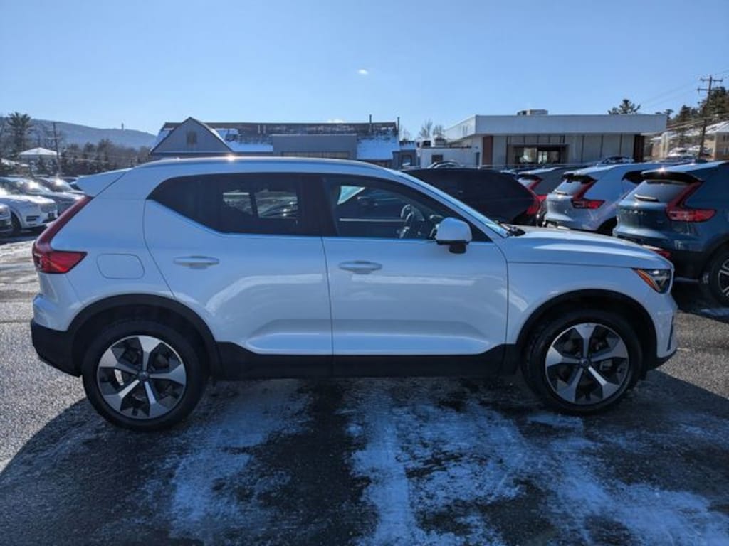Certified 2023 Volvo XC40 B5 AWD Plus Bright SUV