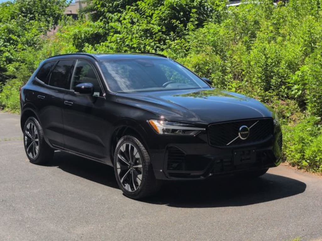 New 2026 Volvo XC60 plug-in hybrid T8 Plus SUV