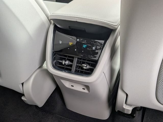 2025 Volvo EX90 Ultra - Photo 17