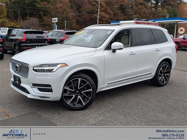 2023 Volvo XC90 Plus's photo