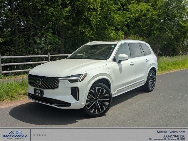 2025 Volvo XC90 plug-in hybrid SUV 