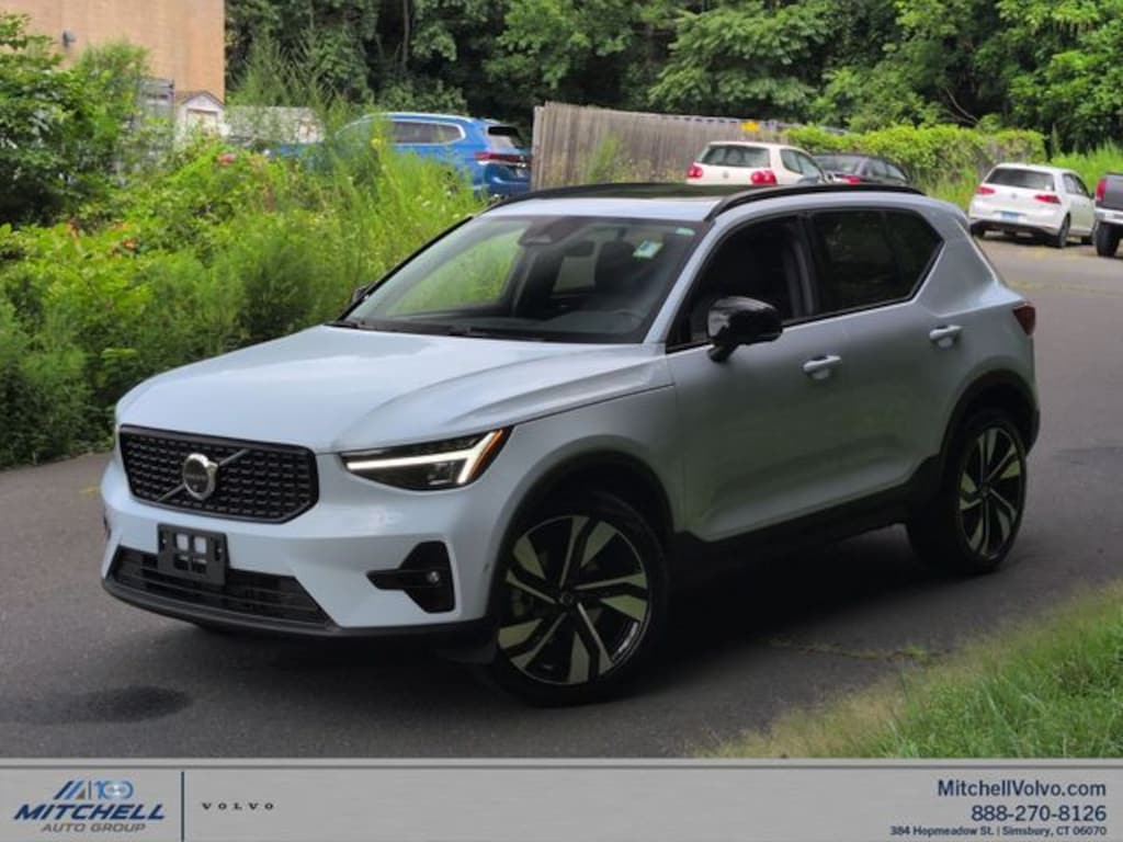 Used 2026 Volvo XC40 B5 Plus SUV