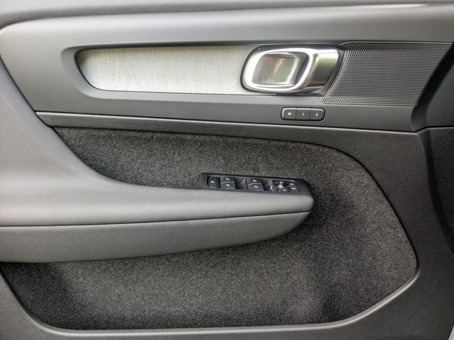 2026 Volvo XC40 Core - Photo 10
