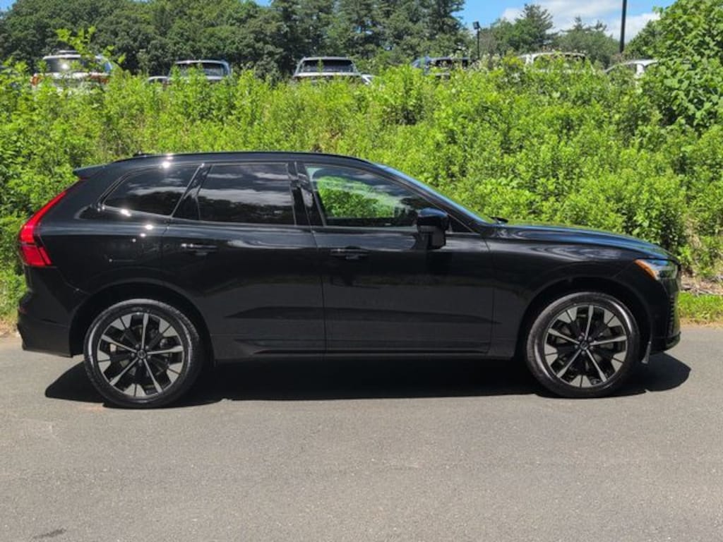 New 2026 Volvo XC60 plug-in hybrid T8 Plus SUV