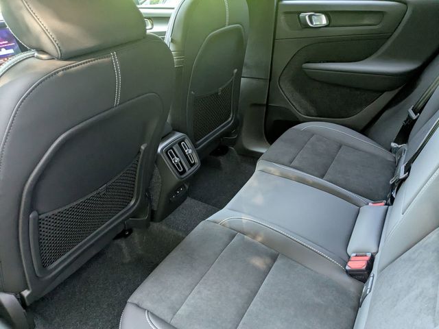 2026 Volvo XC40 Ultra Black Edition - Photo 17